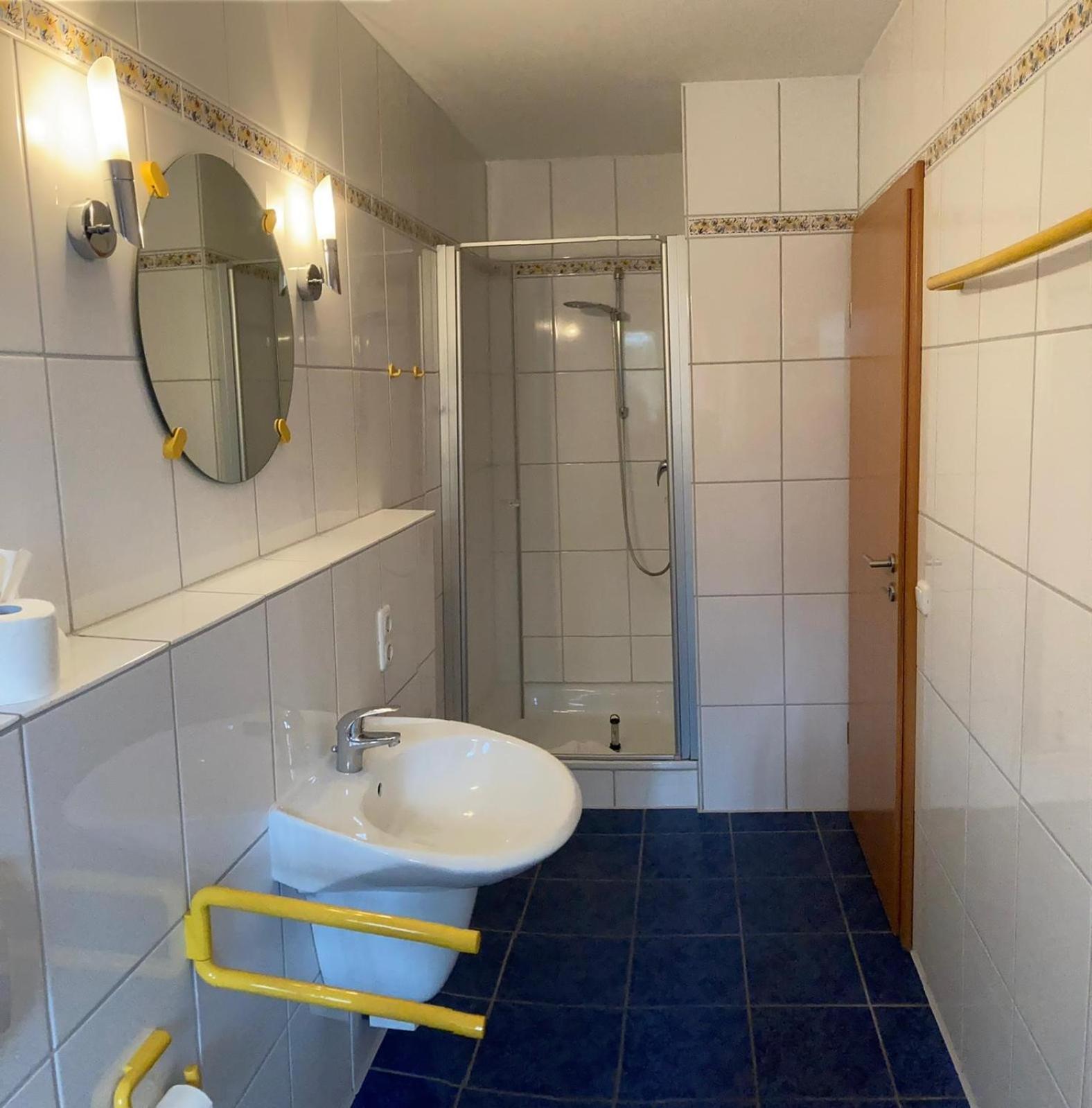 Rugenbargsweg 12 *